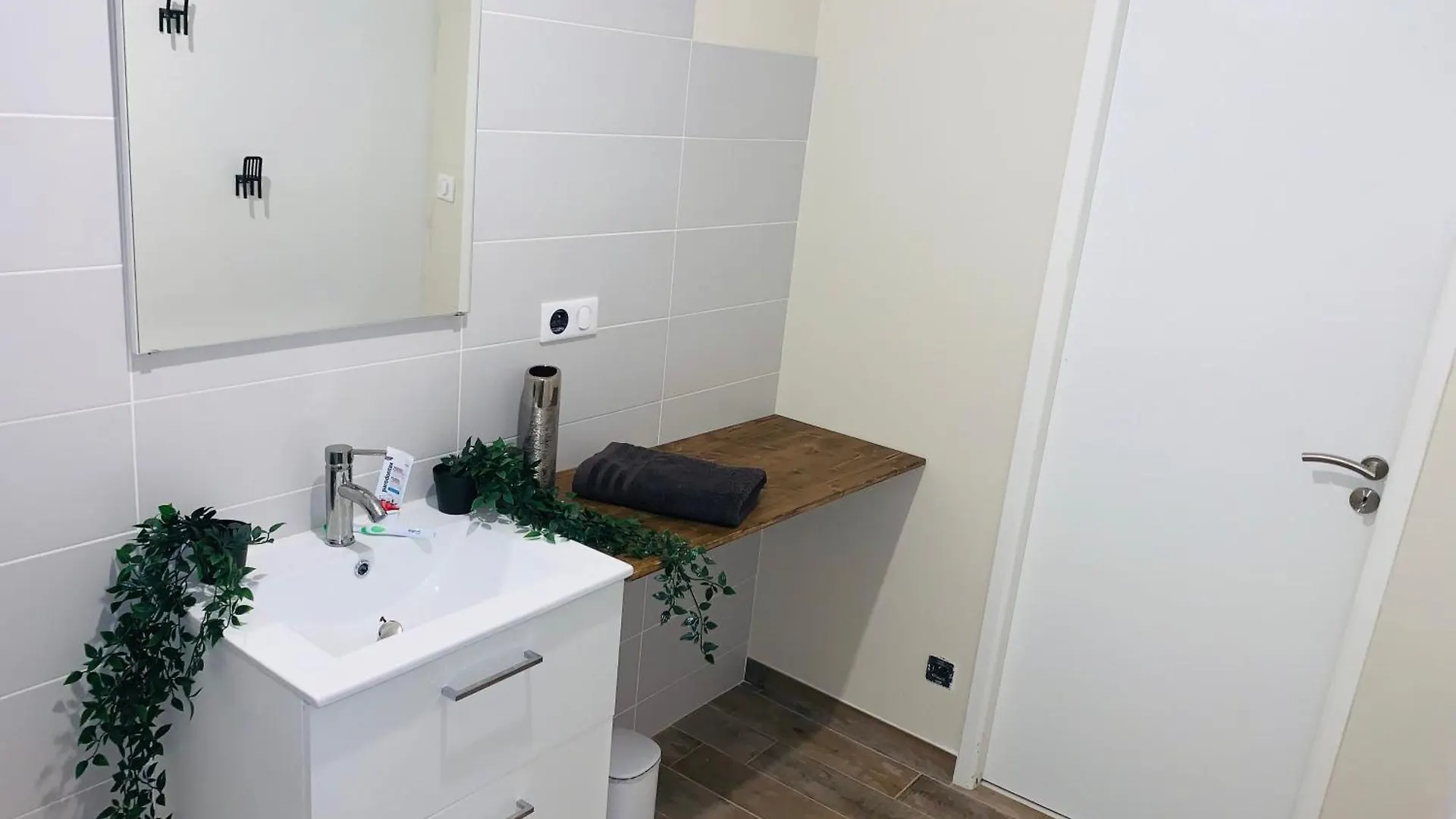 5 Mn Vienne, Confort Et Calme A La Campagne - Le 2Eme Reventin-Vaugris Apartmán